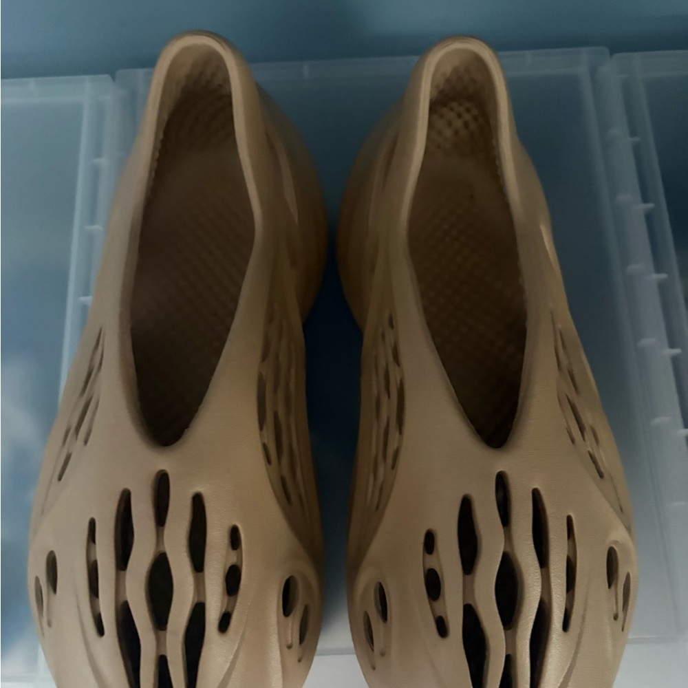 Yeezy foam runner. - Picture 6 of 9